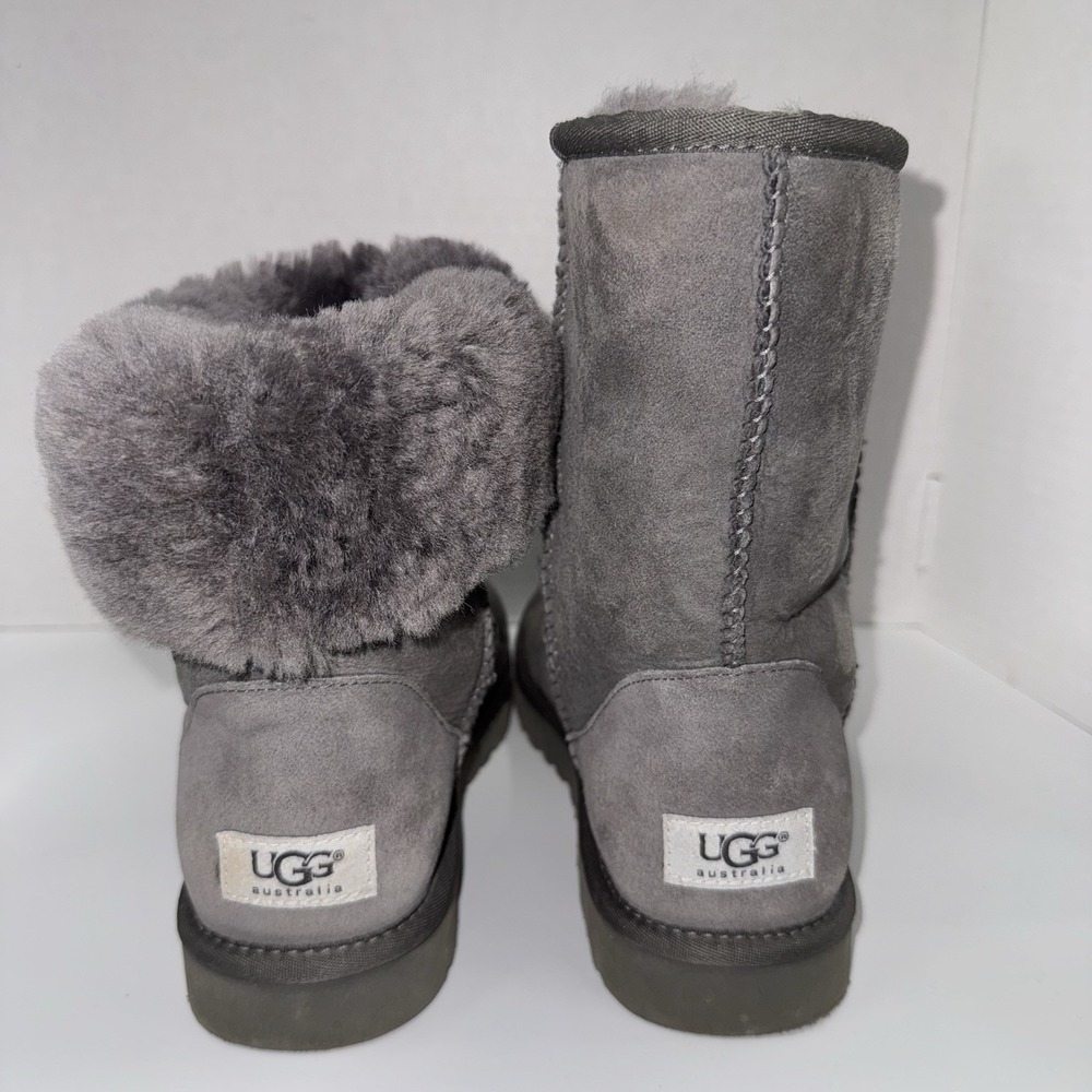 UGG Australia Classic Short II Grey Women's Boots Gray US Size 8 Sheepskin